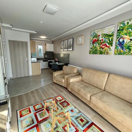 Lara Lux Apartment Hajdúszoboszló Eksteriør billede