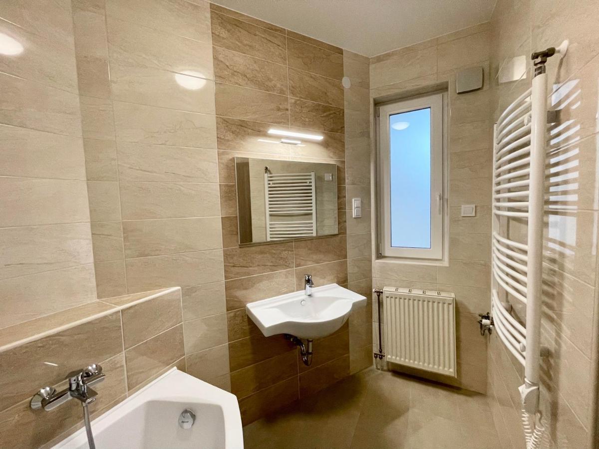 Lara Lux Apartment Hajdúszoboszló Eksteriør billede